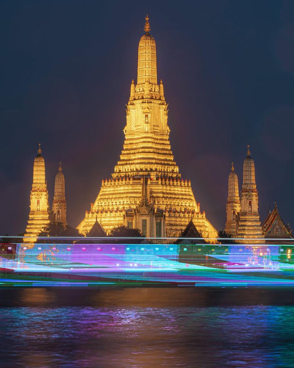 MaskedTrav12245's tweet photo. Good Night everyone see you tomorrow 🇹🇭 💙♥️
WAT ARUN Temple Bangkok by Night
#goodnight #Bangkok #thailand #explorethailand #temples #thaiculture #amazingthailand #epic #scenic #views #nightviews #stunning #wow #bestviews #happyhumpday #OctoberWish https://t.co/5axlLuzC7w