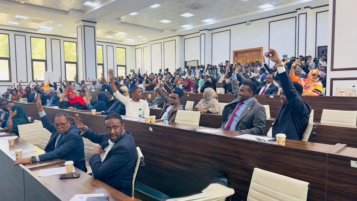Sasdosom's tweet image. Somalia’s Parliament has officially ratified the African Charter on the Rights and Welfare of the Child (ACRWC) — a remarkable step forward in protecting and promoting the rights of every Somali child.

#SASDOSOM warmly welcomes this achievement, which aligns Somalia with other