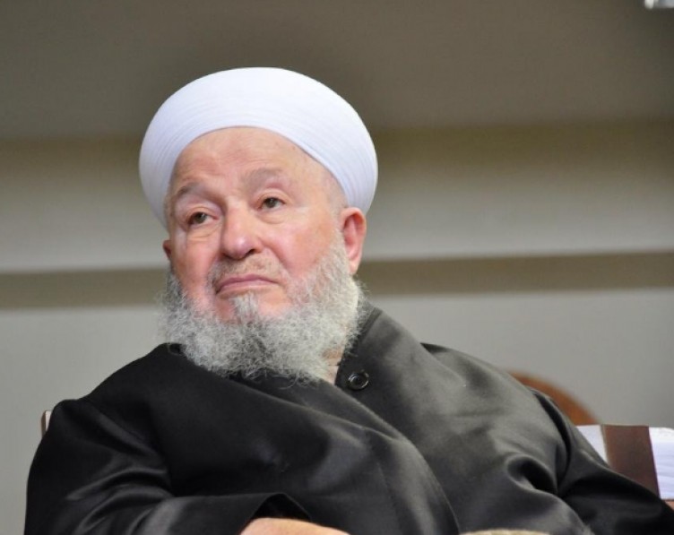 Harun Aleyhisselam vefat ettiğinde Yahudiler Musa Aleyhisselam'a iftira attılar. "Harun'u Musa öldürdü" dediler. Musa Aleyhisselam buna çok üzüldü. Kavminden bir kaç kişiyle beraber Harun Aleyhisselam'ın kabrine gittiler. 
Hazreti Musa: Ya Harun! Bu millet diyor ki, seni ben