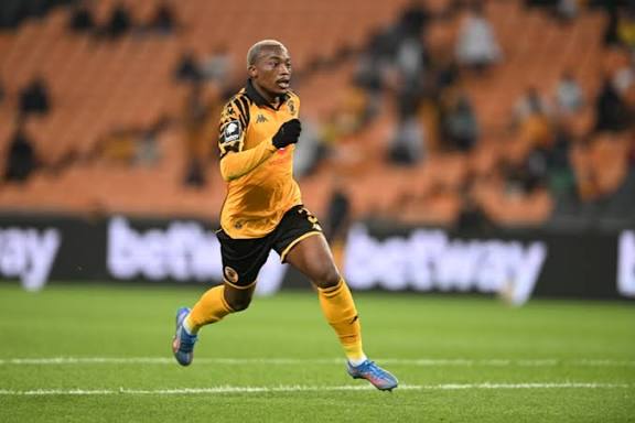 ekse_keith's tweet photo. This is Khanyiso Mayo the man who caused @KaizerChiefs
3 points #Amakhosi4Life https://t.co/jbeQFHMLoH