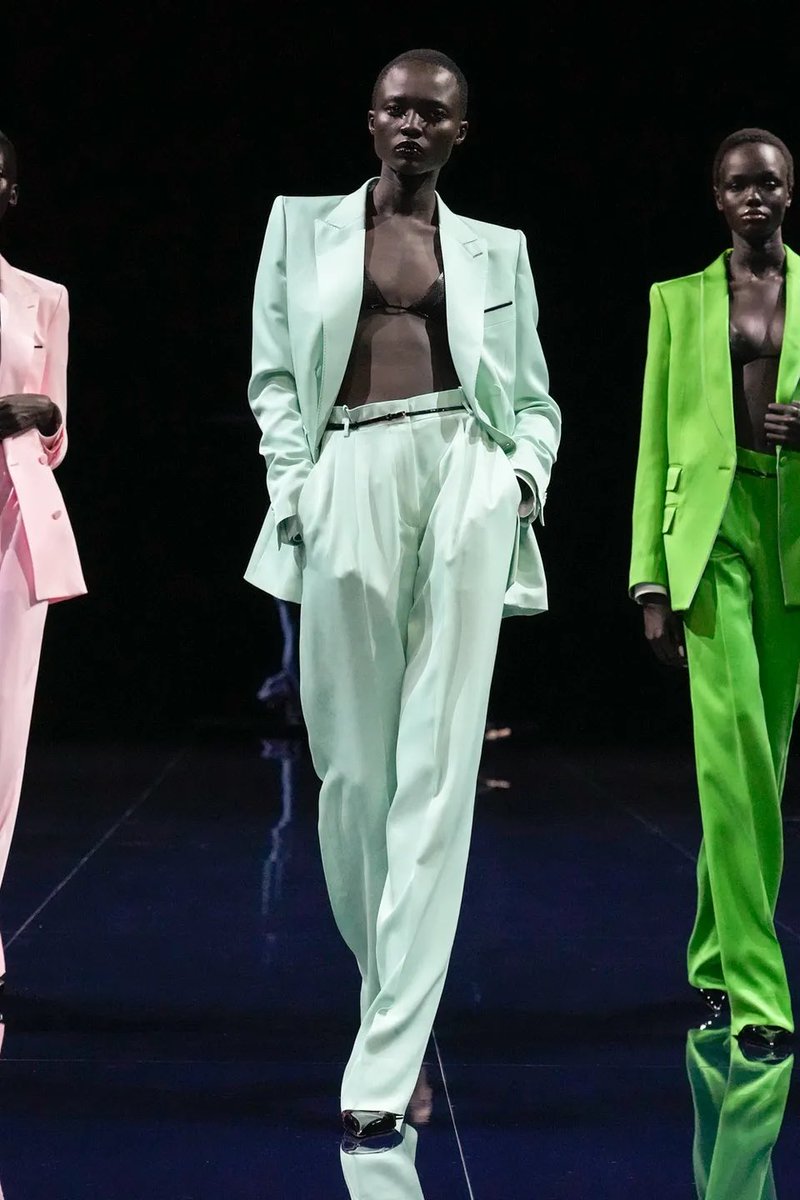 JenniferRod000's tweet photo. HAIDERRR 😍😍😍 @TOMFORD SPRING/SUMMER26 https://t.co/DfO0jRXfKM