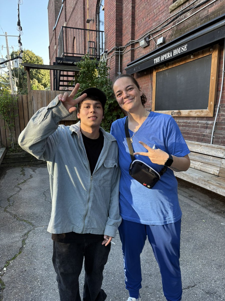 AshSmart's tweet image. V1V1D was opening for Noga Erez’s Tour &amp;amp; I found his music through his Feature with Noga on the Dumb remix. He has some really great tracks &amp;amp; just released The Blank Tape. Check this artist out 🔥 

Thanks for the pic @not_v1v1d  📸 

#TheOperaHouse #V1V1D #Toronto #TheBlankTape