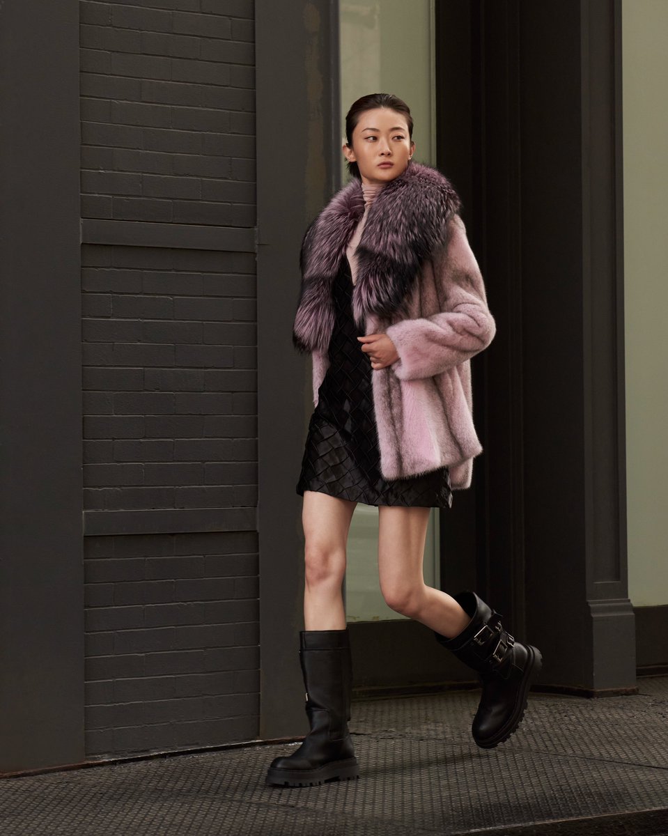 TheFurInsider's tweet photo. In October, We #ThinkPink 🎀
In support of #BreastCancer Awareness Month, we will be spotlighting our favorite pink fur and shearling moments all month long. Show your support in style—tag us in your pink looks to join the movement. 💖
#BreastCancerAwareness #BCAMonth #BCA https://t.co/jMRN7tAndV