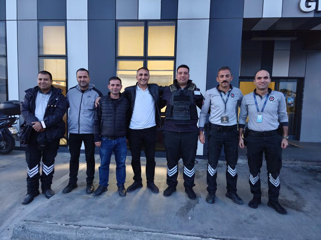 Güvenlik İş Sendikası olarak,yetkili olduğumuz Dhmi Atatürk Havalimanı Müdürlüğündeki üyelerimize ziyaret gerçekleştirdik.Üyelerimizin hak ettiği çalışma ortamına kavuşması için çalışmalarımıza kararlılıkla devam edeceğiz.
Biz birlikte güçlüyüz
<a href="/Guvenlik_is/">Güvenlik-İş Sendikası</a>
#güvenlikişsendikası