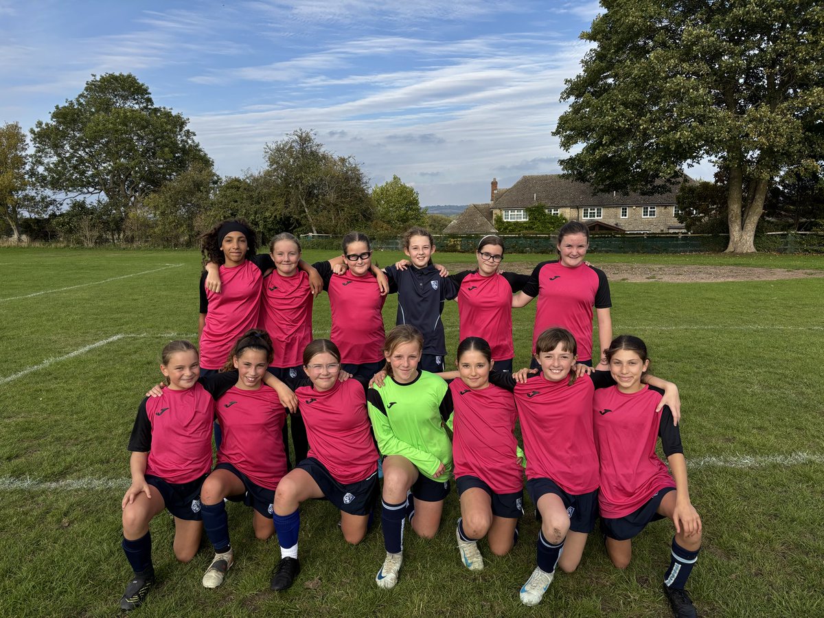 A superb comeback for tonight’s year 7 football team who went 1-0 down to win 3-1 against Wheatley Park. 
POTM - Audrey. OPTOM - Lucia