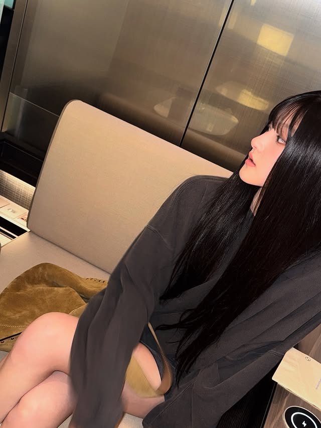 haneulxpics's tweet photo. 251001 | #HANEUL🦋instagram update (1/2) https://t.co/1uoKC49QIE