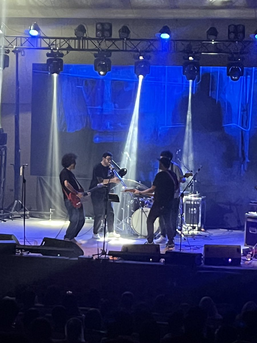 هم اکنون این لحظه از بمرانی :)
پاییز ۴۰۴