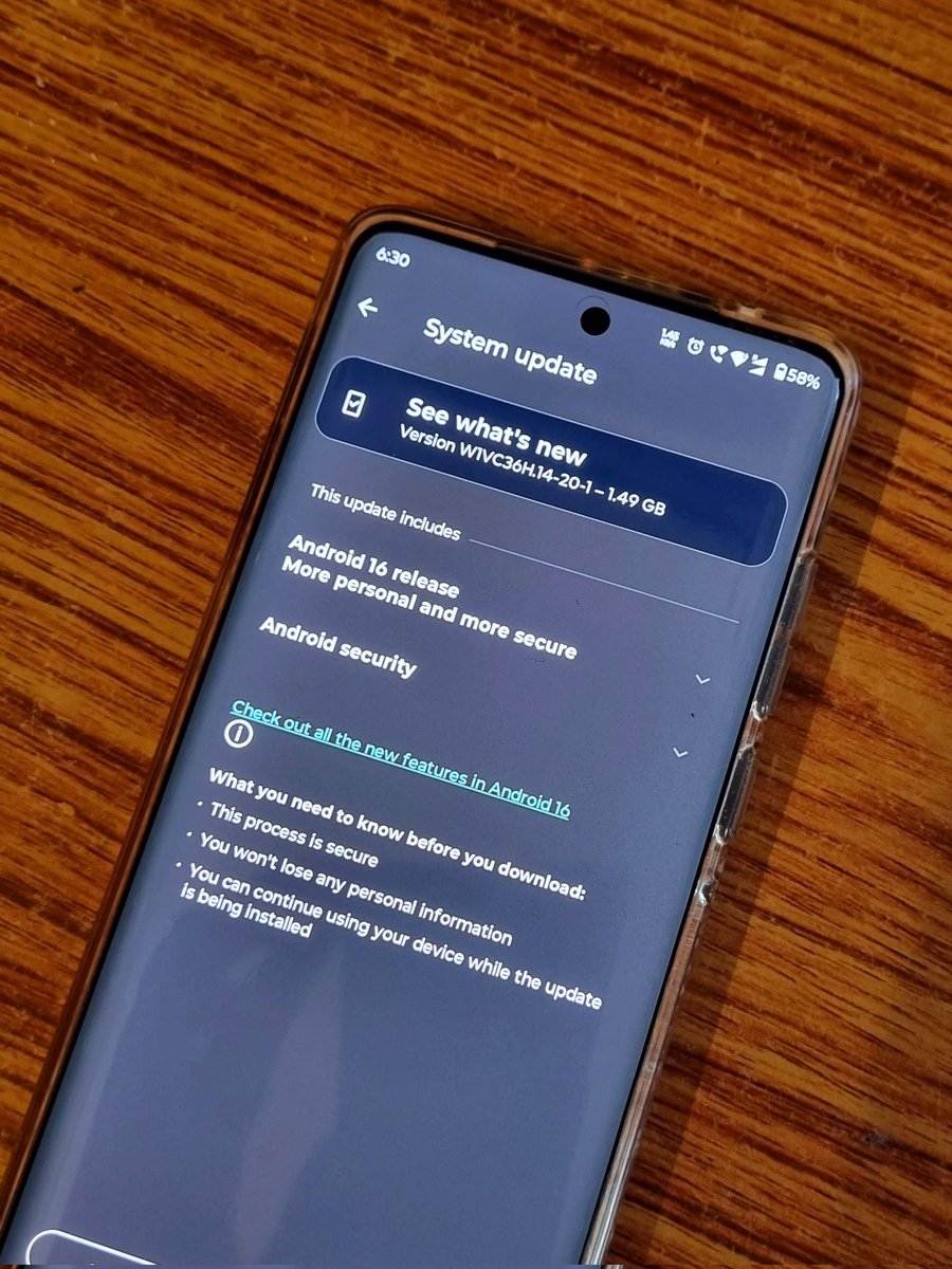 RaazAndroid's tweet photo. Received Android 16 Update on my Moto Edge 60 Fusion That's fast😳
#Motorola #motoedge #moto https://t.co/3zp5iAxYDw