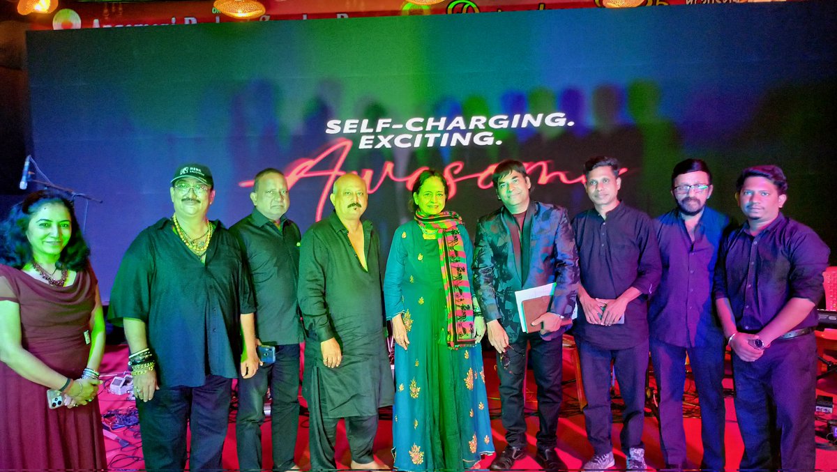 mohdayazmusic's tweet image. Freinds Happy To Share 

We Have Done Grand Bollywood Musical Night At Pune Durgha Sangeet Mahotsav 

Live In Concert 
Playback Singer Sapna Awasthi ji
Playback Singer Mohd Ayaz 
And My Lovely Musician Team 

#sapnaawasthi #mohammadayaz #mohdayaz #mohammedayaz #mdayaz