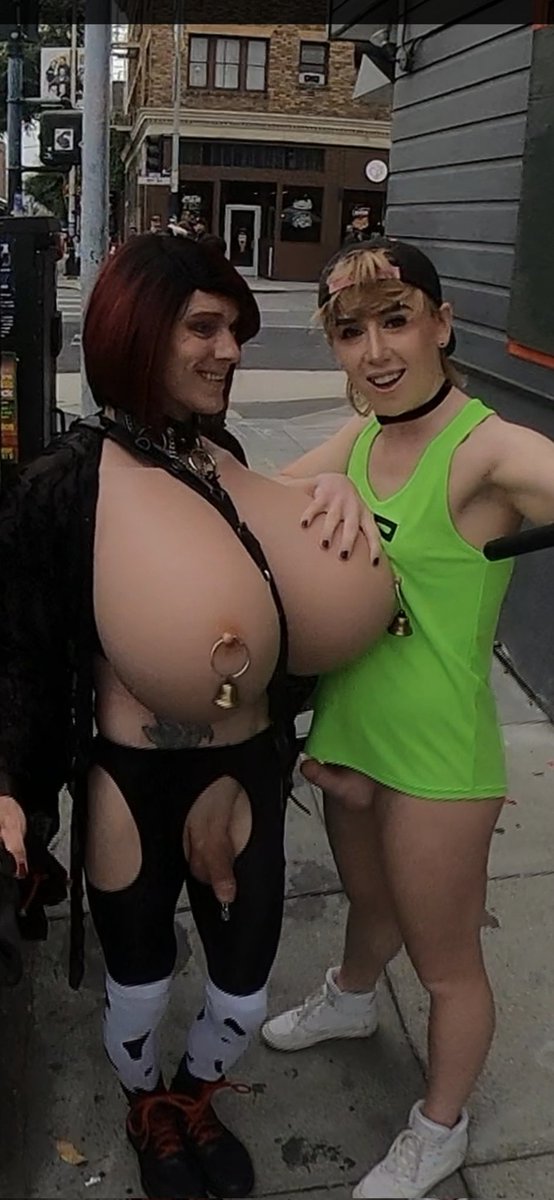 I met another celebrity crush
<a href="/ShiriAllwoodXXX/">Shiri Allwood</a> is so fucking hot🥰