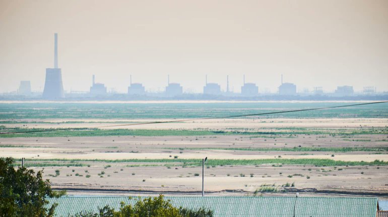 Des inquiétudes toutes nucléaires ce soir en provenance d'Ukraine: 
- l'arche de confinement de Tchernobyl n'a plus d'électricité à cause d'une frappe russe
- l'AIEA confirme la situation "dangereuse" à Zaporojia, alimentée grâce à de seuls générateurs au diesel depuis 10 jours.