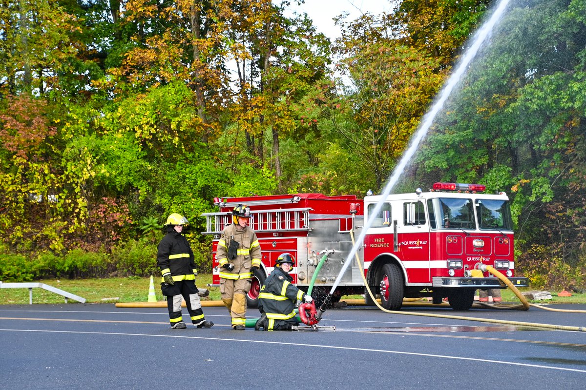 QuestarIII's tweet image. #QuestarIII #BOCES #FireScience students are mastering the fundamentals: pulling hoses from the truck, setting them up, and controlling a powerful stream of water. This hands-on training builds their skills &amp;amp; confidence, while highlighting the teamwork, communication, &amp;amp; more #CTE