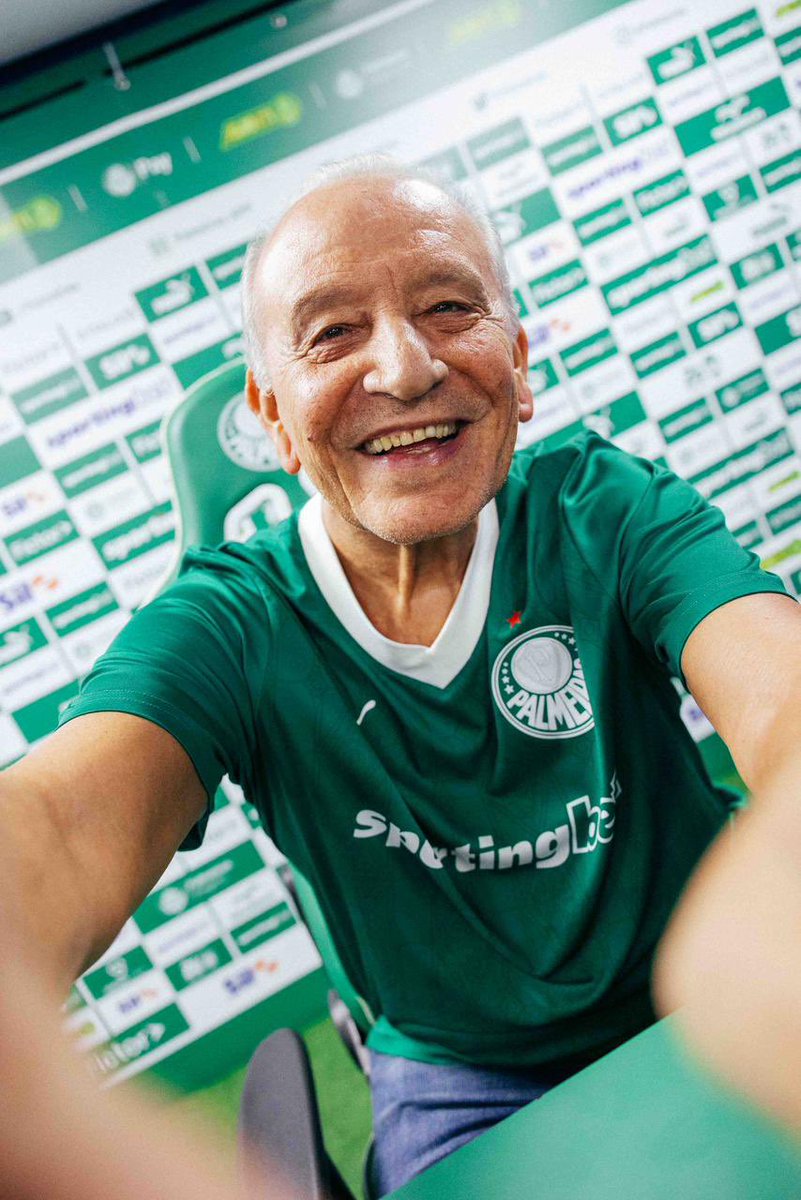 avantipalmeiras's tweet image. O carrosselfie dos sócios aproveitando nosso diazão por aqui 🤳🏟️

#OPoderDoAvanti