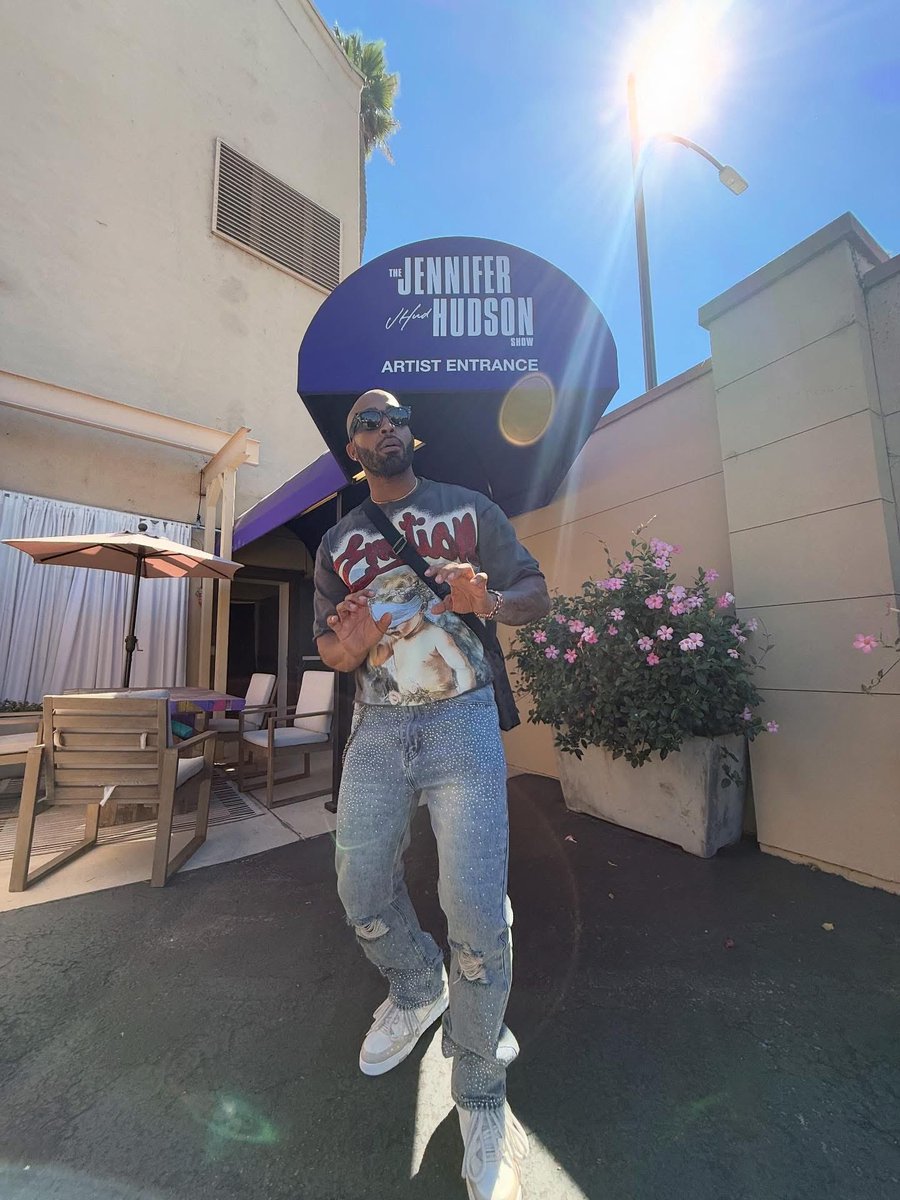 CARAMELO ON JHUDSHOW 

#CarameloDC
#CarlosCruz 
<a href="/JHudShow/">The Jennifer Hudson Show</a> 
<a href="/IAMJHUD/">Jennifer Hudson</a>