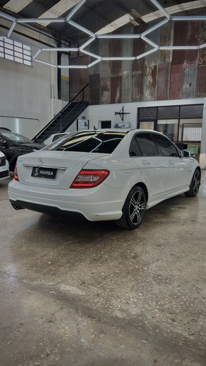 TadeRuiz1's tweet photo. Traigo algo para que deleiten conmigo 
Mercedes Benz C250 Edition C 2014
con motor M271 DE18 AL https://t.co/pWhh51qTO1