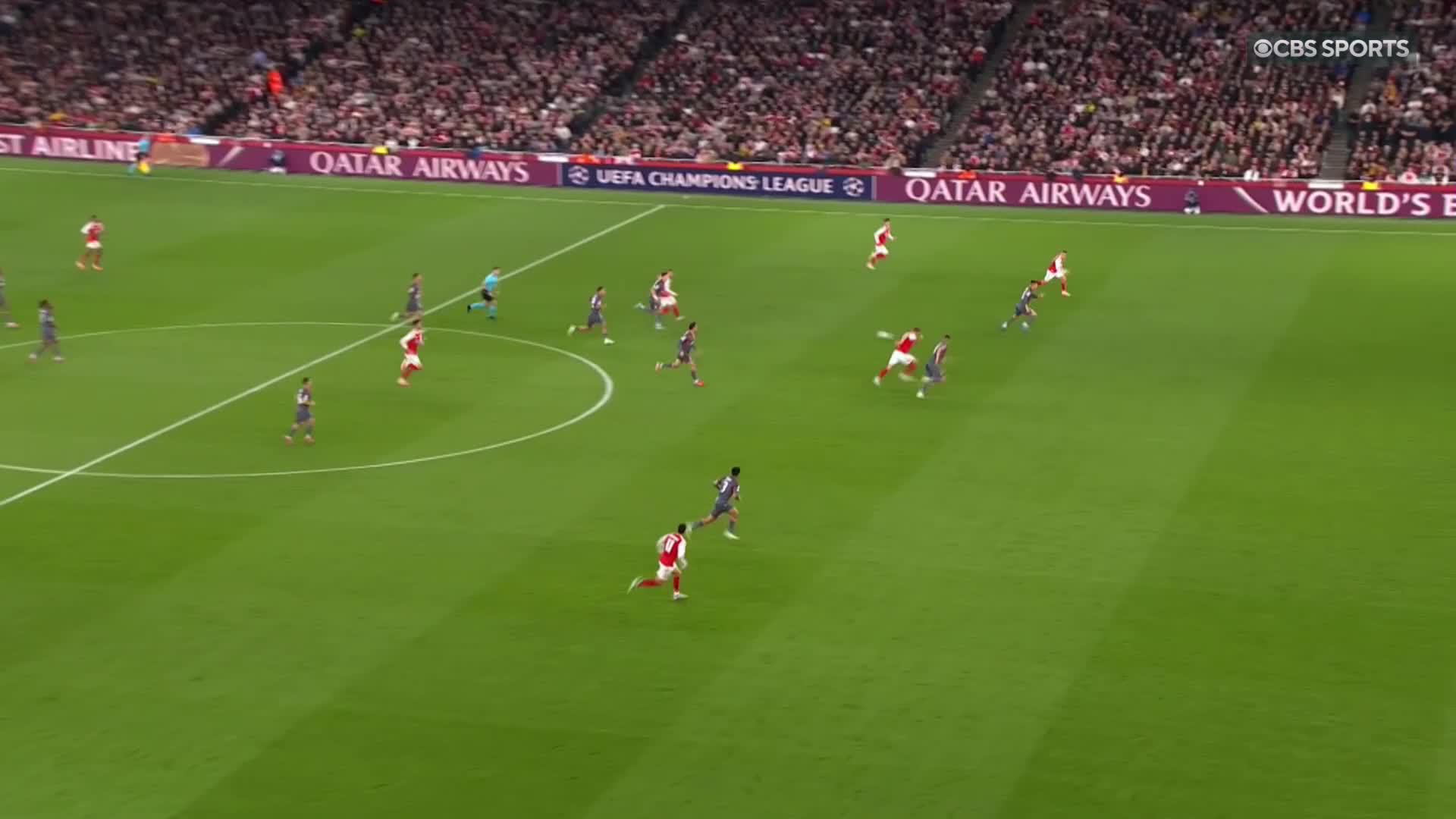 Gabriel Martinelli pounces on the rebound to score the opener for Arsenal 🎯