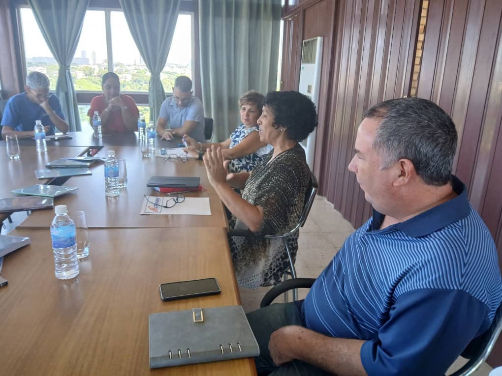 CITMATELOficial's tweet image. Una tarde de fructífero intercambio de  @marthadelcmv con trabajadores de @CITMATELOficial como parte de la Rendición de Cuentas del #CITMA a la @AsambleaCuba
#RendiciónCuentaCITMA
#INNOMAX