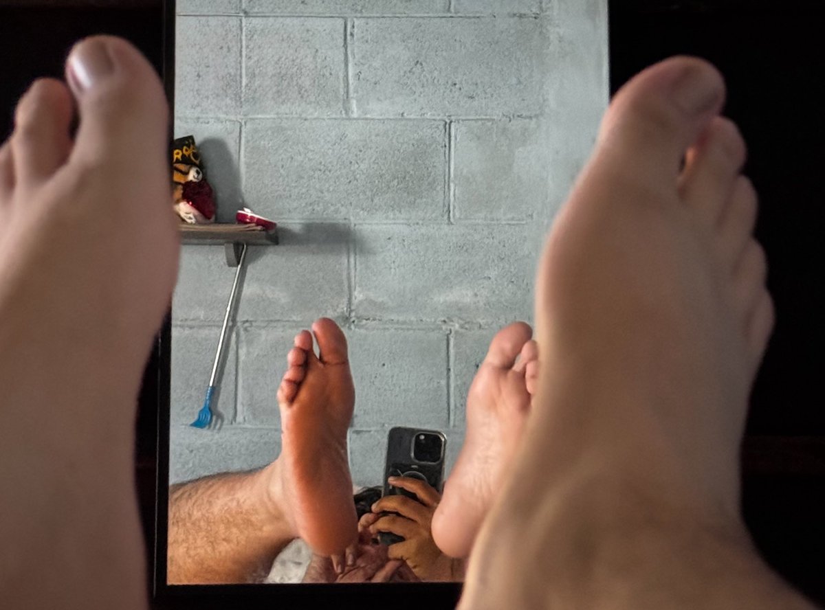TigerFeet90's tweet photo. Just for fun #feet #feetworshi̇p #feetfetısh #malefeet #malefeetlover #soles #feetandsoles https://t.co/l8dVcnrxTZ