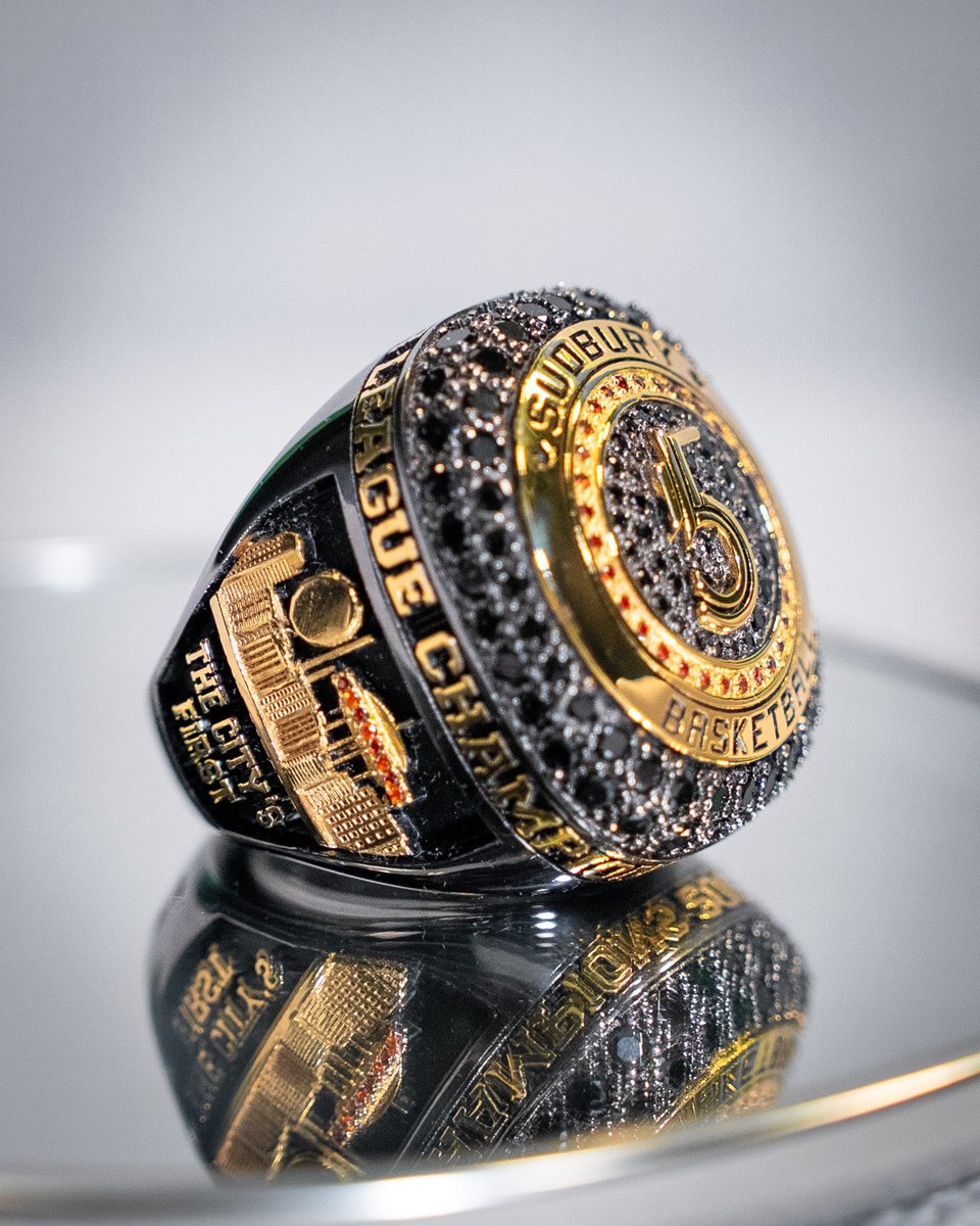 TheSudburyFive's tweet photo. Ring Reveal 💍

First look at our championship rings 😮‍💨

@BaronRings 

#DefendTheThrone https://t.co/GXw0DV89AP