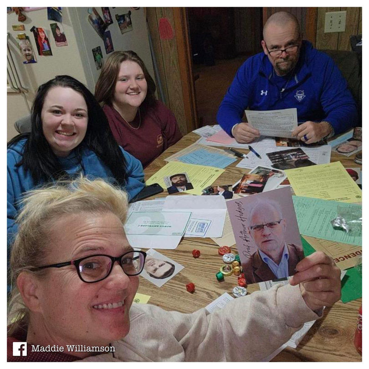 unsolvedcf's tweet image. 🕵️‍♀️ Solo or group—detectives always bring their A-game. Loving these fan photos! 📸 #UnsolvedCaseFiles