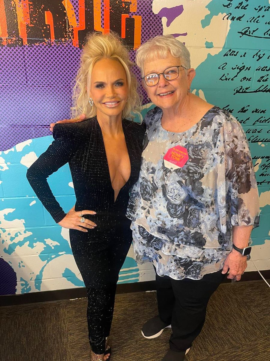 Kristin Chenoweth tweet media