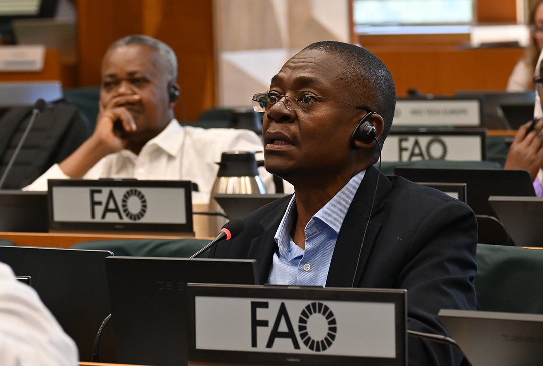 IISD_ENB's tweet photo. On Wednesday, #POPRC21 delegates brainstormed how to address data complexity on persistent organic pollutants (#POPs) and reduce uncertainty related to POPs in global supply chains
Read ➡️ https://t.co/2PV5uOSAzZ
#chemicals #pollution #POPRC https://t.co/MWWXOpB51z