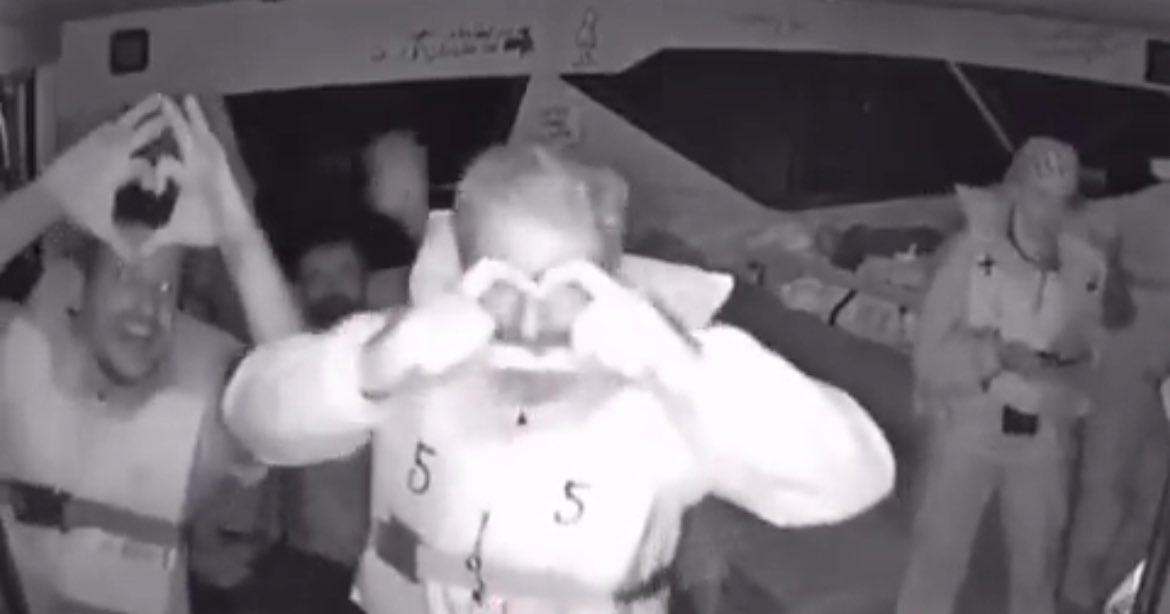 #قافلة_الصمود .. تخبرك أن 
 في هذا العالم هناك أخ لك يا أخي ، ليس متواطئ مع هذا العالم في قتلك و تجويعك  وابادتك ..

#أسطول_الصمود_العالمي 
#أسطول_الصمود