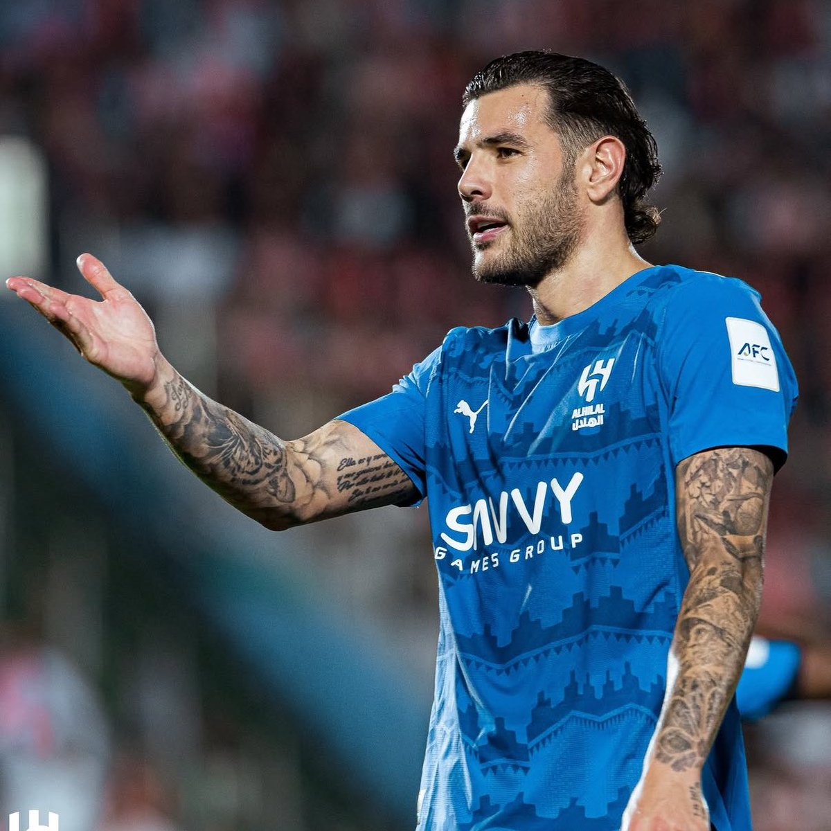 نونو مينديز افضل ظهير ايسر ؟؟؟ 

صحيح اقولها وانا هلالي بس لو كان ثيو يلعب بادل