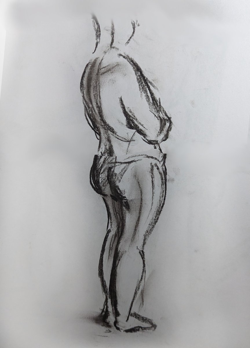 ThatDumbRaccoon's tweet image. From a local life drawing class I attend when I can, this was done in charcoals. My first time attending in over two years and I'm so glad to be back again ❤️