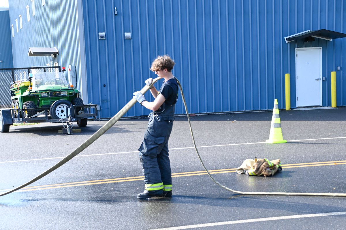 QuestarIII's tweet image. #QuestarIII #BOCES #FireScience students are putting in the work behind the scenes to keep equipment ready when it matters most. Here, students practice breaking down their tools of the trade. While it may not be the most fun part of the job, it&apos;s one of the most important. #CTE