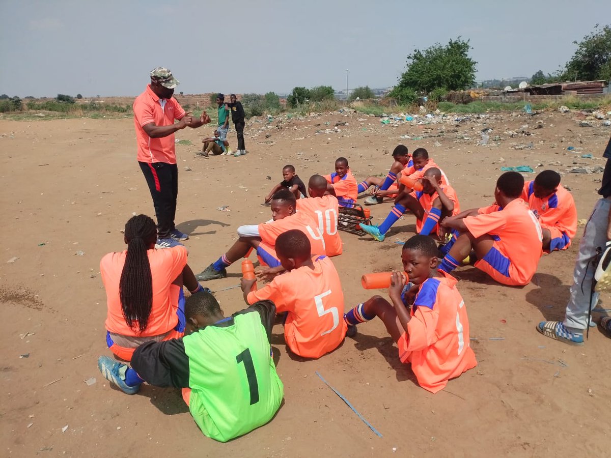 development_fc's tweet image. The Orange Family 🧡⚽