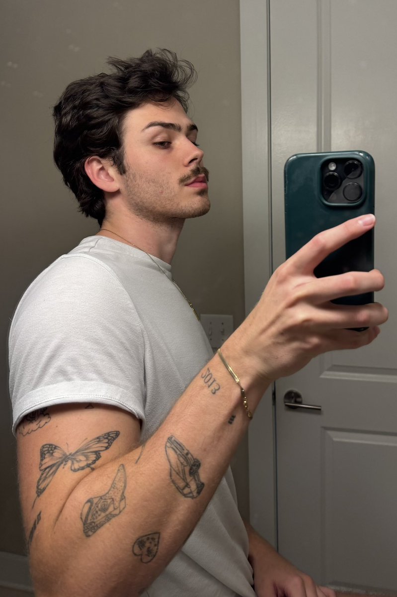 your mom tweet media