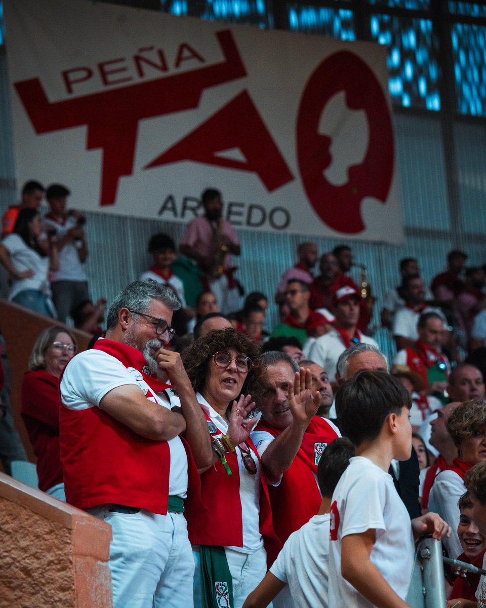 clubtaurino's tweet photo. [ ✨ 𝗘𝗡 𝗘𝗟 𝗧𝗘𝗡𝗗𝗜𝗗𝗢 ] 

Como hemos disfrutado en el tercer festejo del 𝗭𝗮𝗽𝗮𝘁𝗼 𝗱𝗲 𝗢𝗿𝗼 𝟮𝟬𝟮𝟱 👞

#ZapatoDeOro https://t.co/CWQXk86WuY