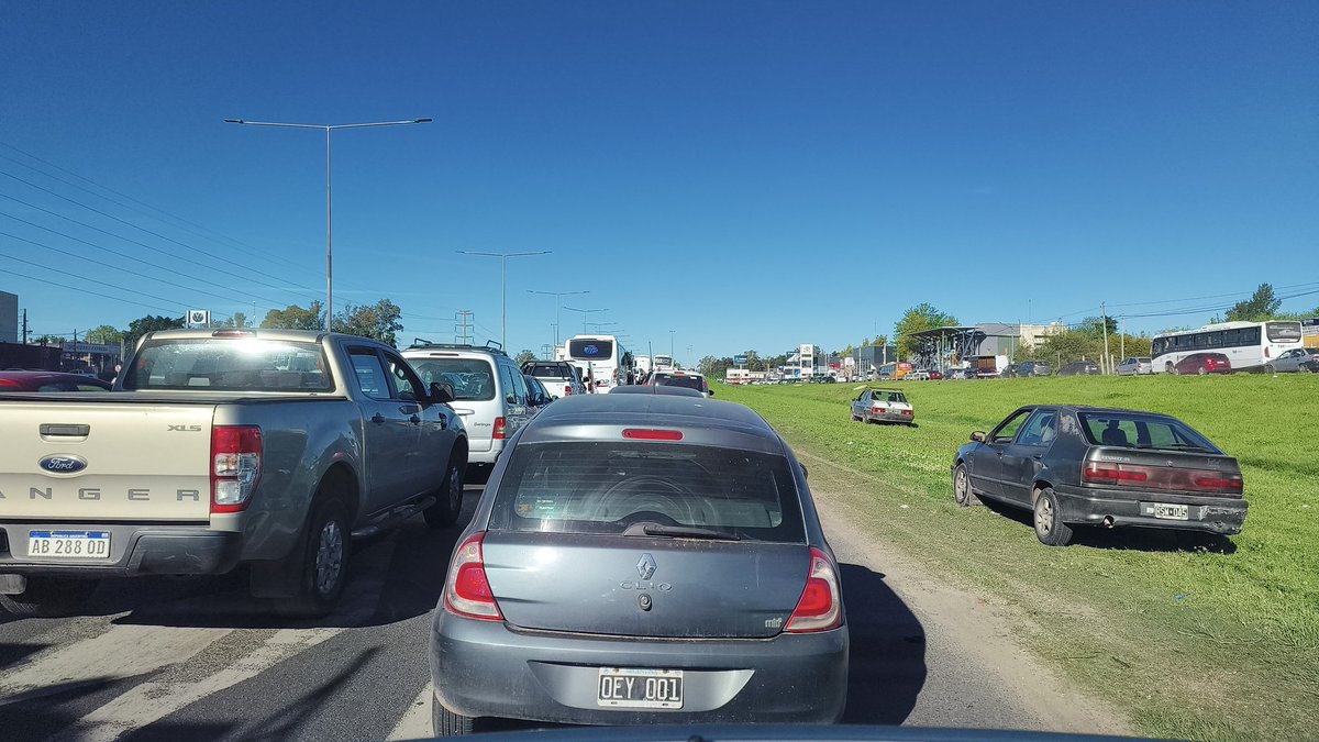 Adrian78ok's tweet photo. @flavialorena40 @solotransito https://t.co/SCR0d0THqG