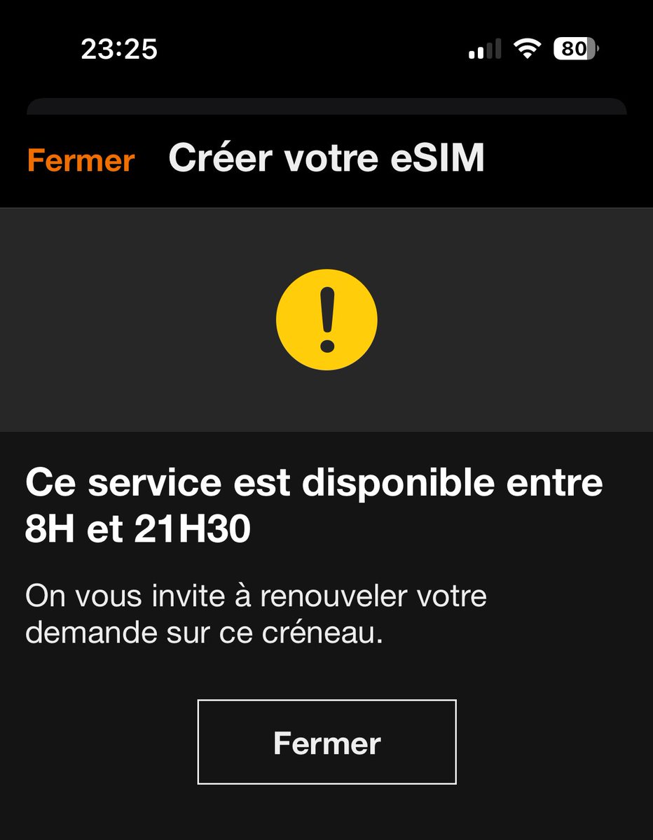 thmstrd's tweet image. Acheter un nouveau iPhone en France: pas de problème.
Transfèrer un eSIM de @Orange_France: oui oui, bien sûr! 
Mais pas après 21h30! Les serveurs dorment déjà 🤫