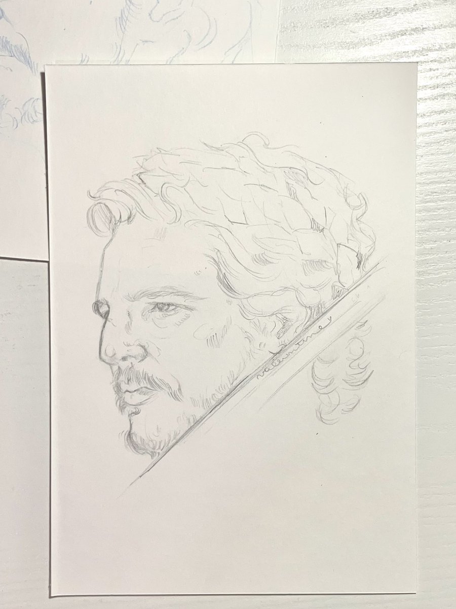 valevntinee's tweet image. i ❤️ side profile