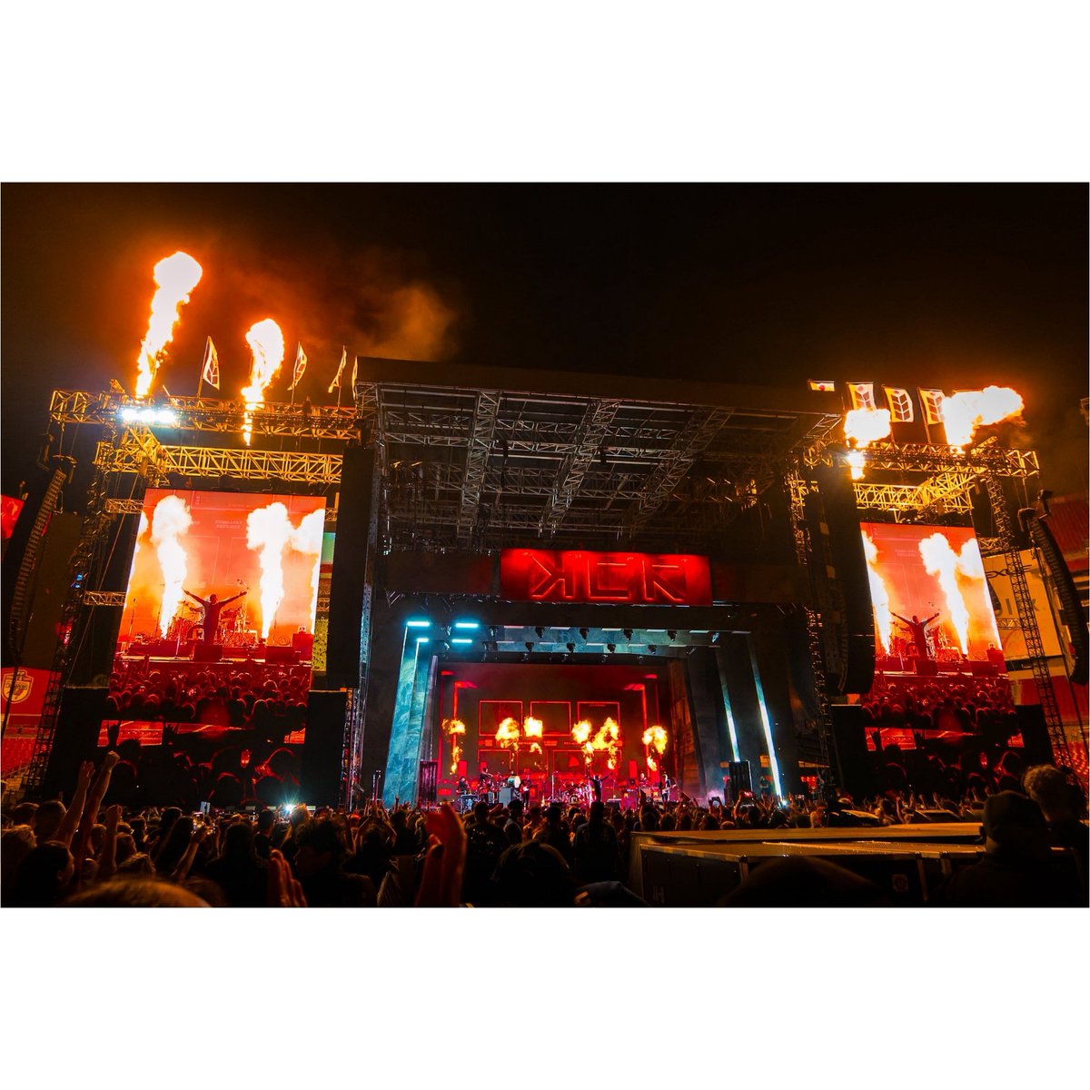 Arod_a_'s tweet image. "you just knew something important was happening"

from their first ever show in NJ (Oct 2001); to playing sold out stadium shows