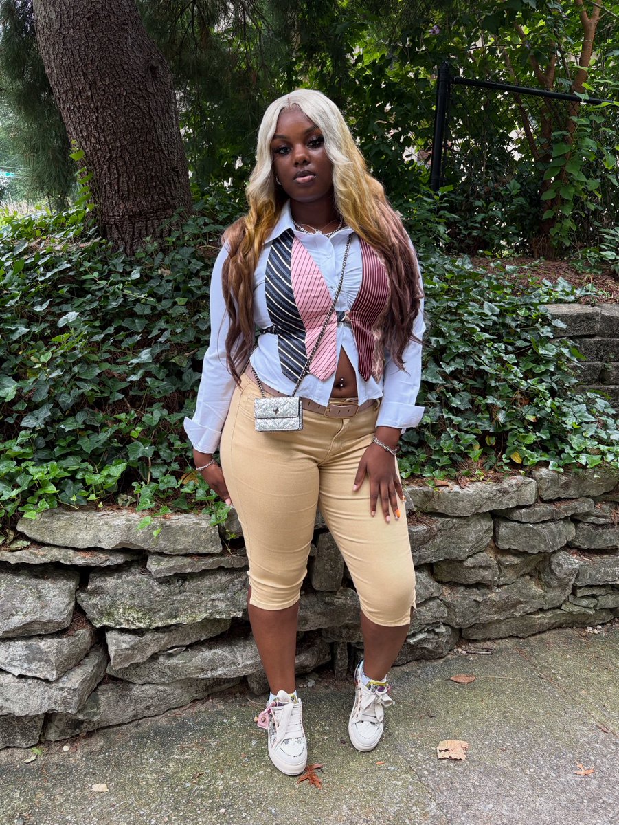 serenaariyahh's tweet image. omg i’m never active on here but #lastfirstday 💞🤑