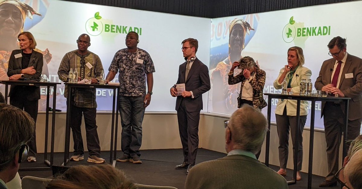 maartenvna's tweet image. Mooi symposium gehad met @WoordenDaad: samen met vertegenwoordigers van @AIV_advies, de NL overheid, West-Afrikaanse partners en politieke partijen nadachten over de betekenis van #rentmeesterschap en klimaatrechtvaardigheid in een verdeelde wereld @refdag rd.nl/artikel/112259…