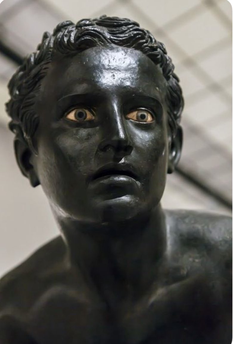 Saisissante figure du passé