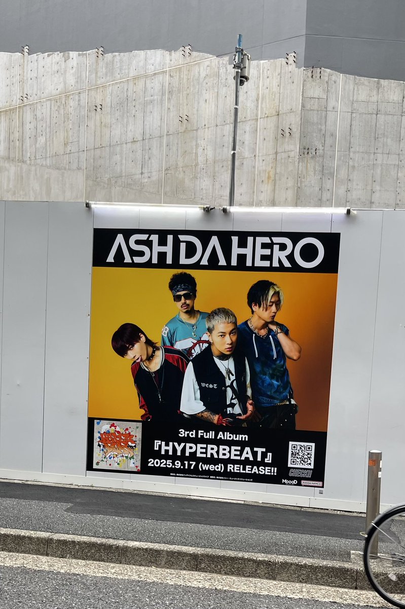 akeshinya's tweet photo. WHITEJAMのホールライブ行く途中
渋谷で道に迷って半泣きしてたら、、
ASH DA HEROさんみつけて
「うおぉぉGASHIMAさん~❤️🔥」
てなって元気でた🔥🖤
「Supercritical(feat.GASHIMA)」かっこいいよね
#GASHIMA #Supercritical https://t.co/ncFc6FdMT8