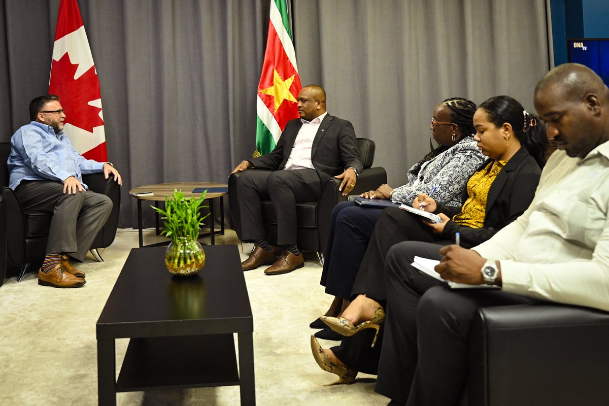 On Wednesday October 1st, Minister Bouva received the non-resident Ambassador of Canada, Sébastian Sigouin, for a courtesy visit. The Minister expressed the importance of continuing dialogue on critical issues such as democracy, migration, and security to preserve the peace