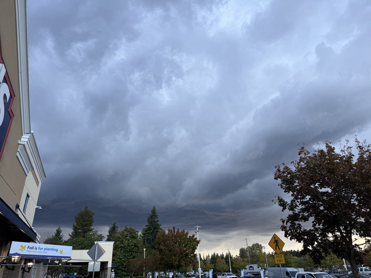 South Everett about 15 minutes ago.#wawx #weather