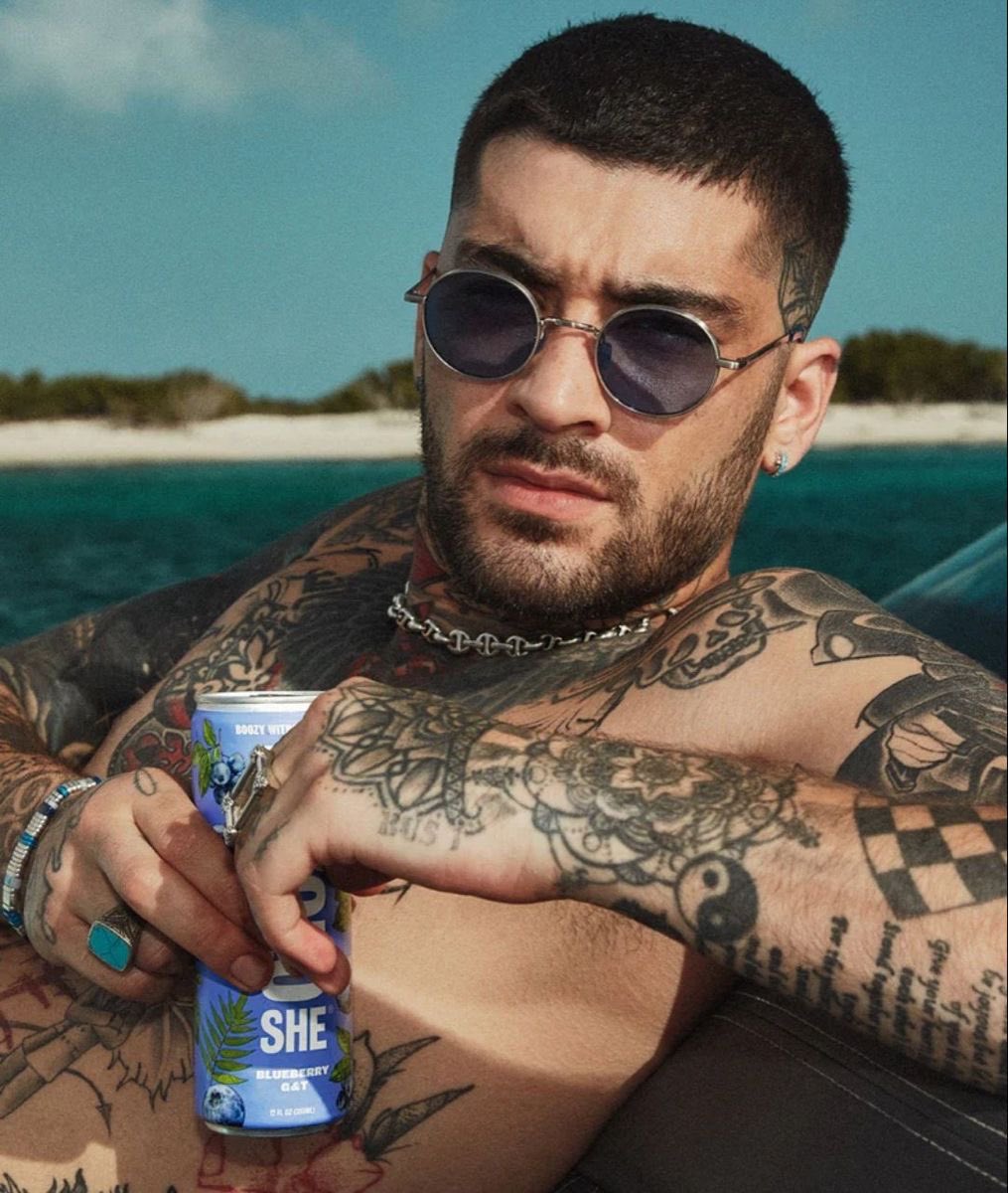 ZJMCRAVE's tweet photo. prettiest man alive. https://t.co/54fLks8SMN