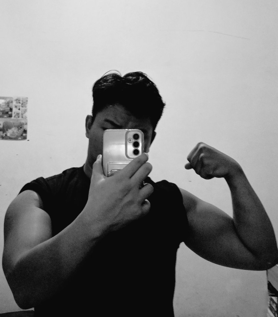 cuddleIhate's tweet image. capek banget tiap hari makin imut