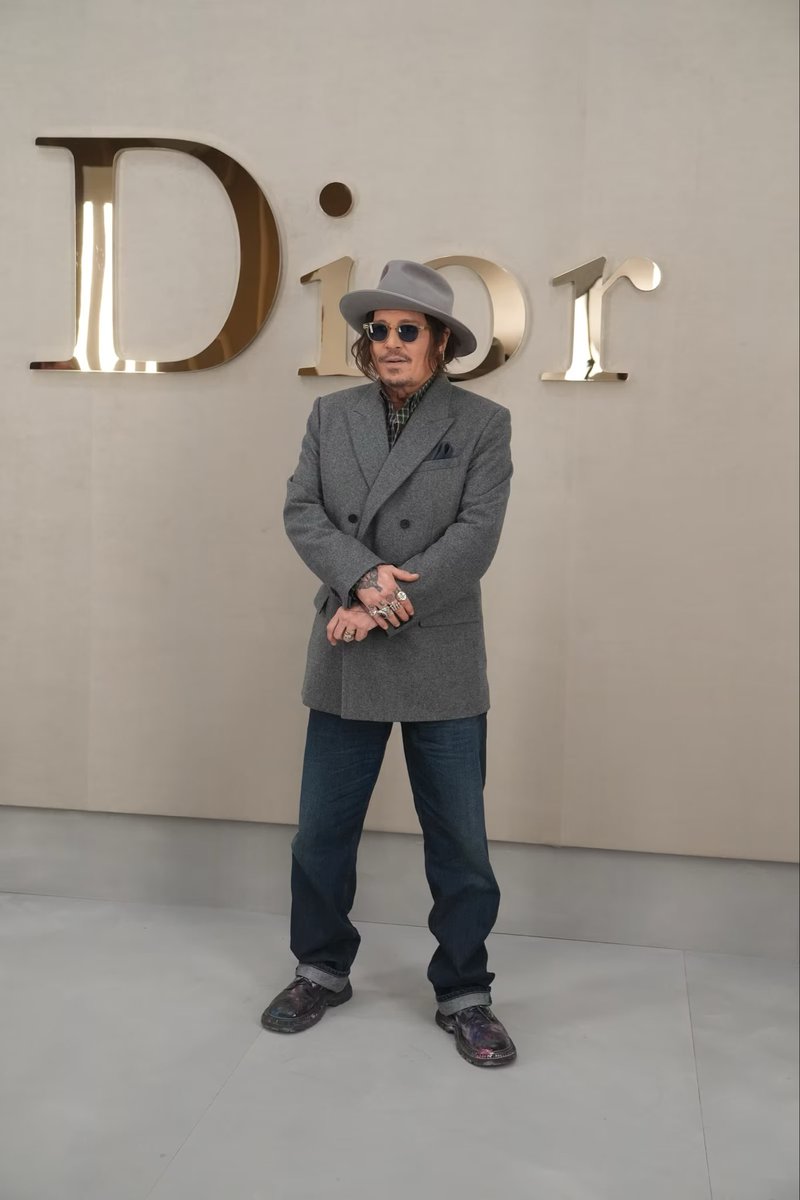 Alishaa_dks's tweet photo. Johnny Depp|Paris, France. Oct 1, 2025 https://t.co/fwZzBZMVU7
