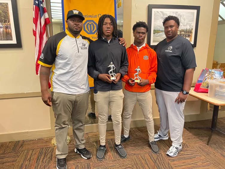 Optimist QB of the week! Huge shoutout to my team and my coaches for pushing me and allowing me to receive this award!! 🔥🔥
<a href="/JaylenS_4/">Jaylen Scott 27’</a> <a href="/coachcook55/">Coach Markus Cook</a> <a href="/AC_BIG12AU/">Antonio Coleman</a> <a href="/ghick19/">19</a> 
<a href="/calabounty/">Corey LaBounty</a> <a href="/CoachJonMitch/">Coach Mitchell</a>
<a href="/WHYNOTWHS/">Williamson Lions Football</a>