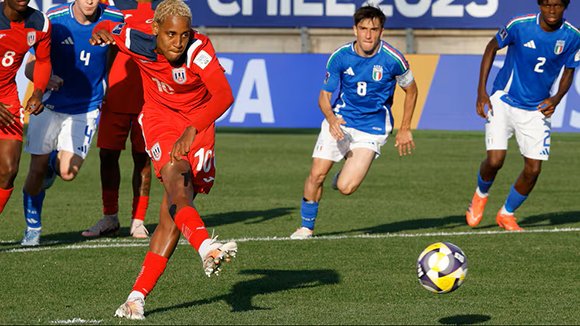 🇨🇺⚽ Cuba sorprendió este miércoles al empatar 2-2 frente a Italia en un duelo clave del Grupo D del Mundial Sub 20, tras haber debutado con una derrota frente a Argentina

cubadebate.cu/noticias/2025/…