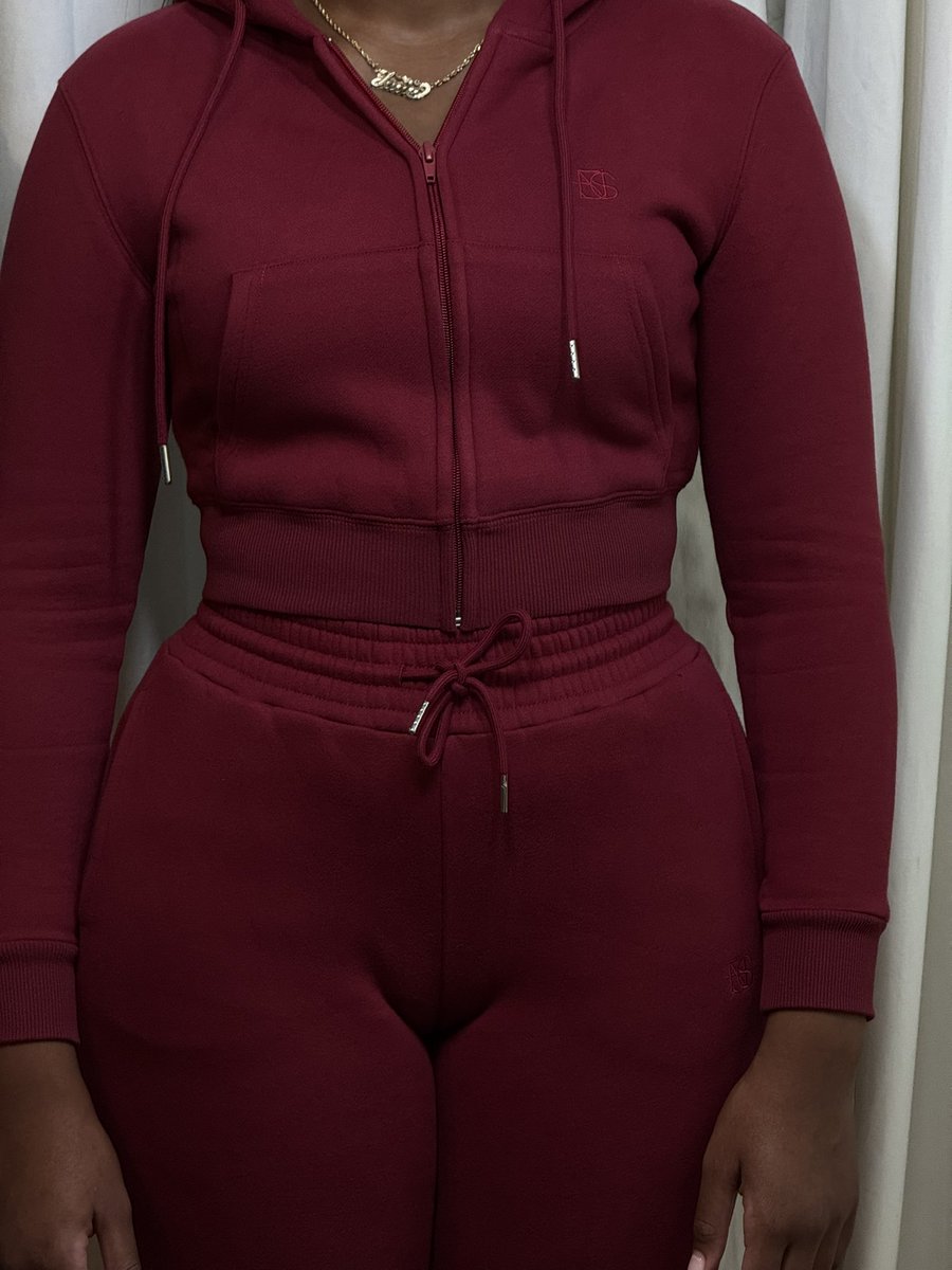 yeddaYall's tweet photo. hello October🍂🍁
our ayari set is now TALL GIRL FRIENDLY and will be dropping saturday, october 18th. at 12pm. 

price: $180

IG: selfsufficient.x https://t.co/cXPms2lKoL
