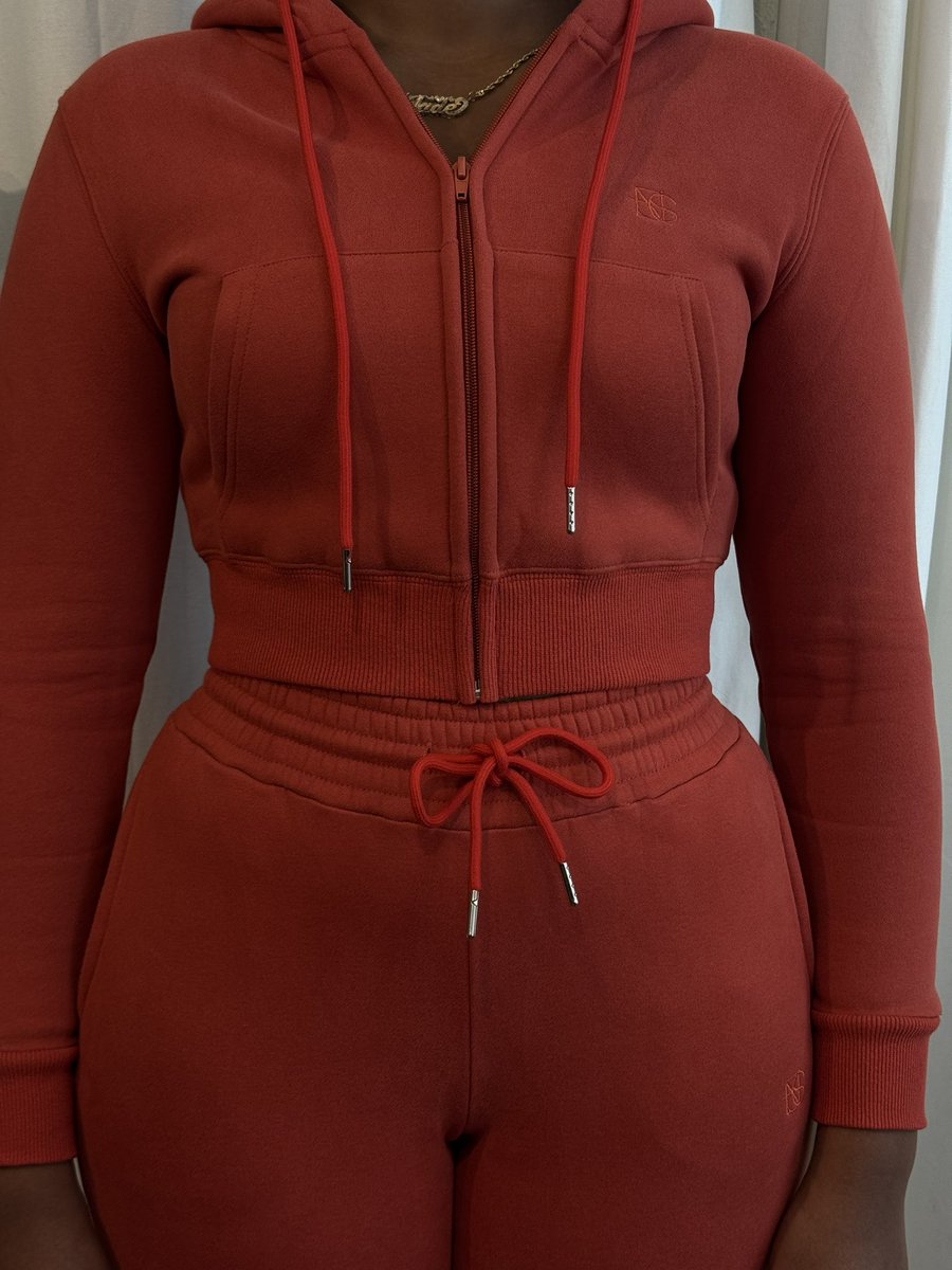 yeddaYall's tweet photo. hello October🍂🍁
our ayari set is now TALL GIRL FRIENDLY and will be dropping saturday, october 18th. at 12pm. 

price: $180

IG: selfsufficient.x https://t.co/cXPms2lKoL
